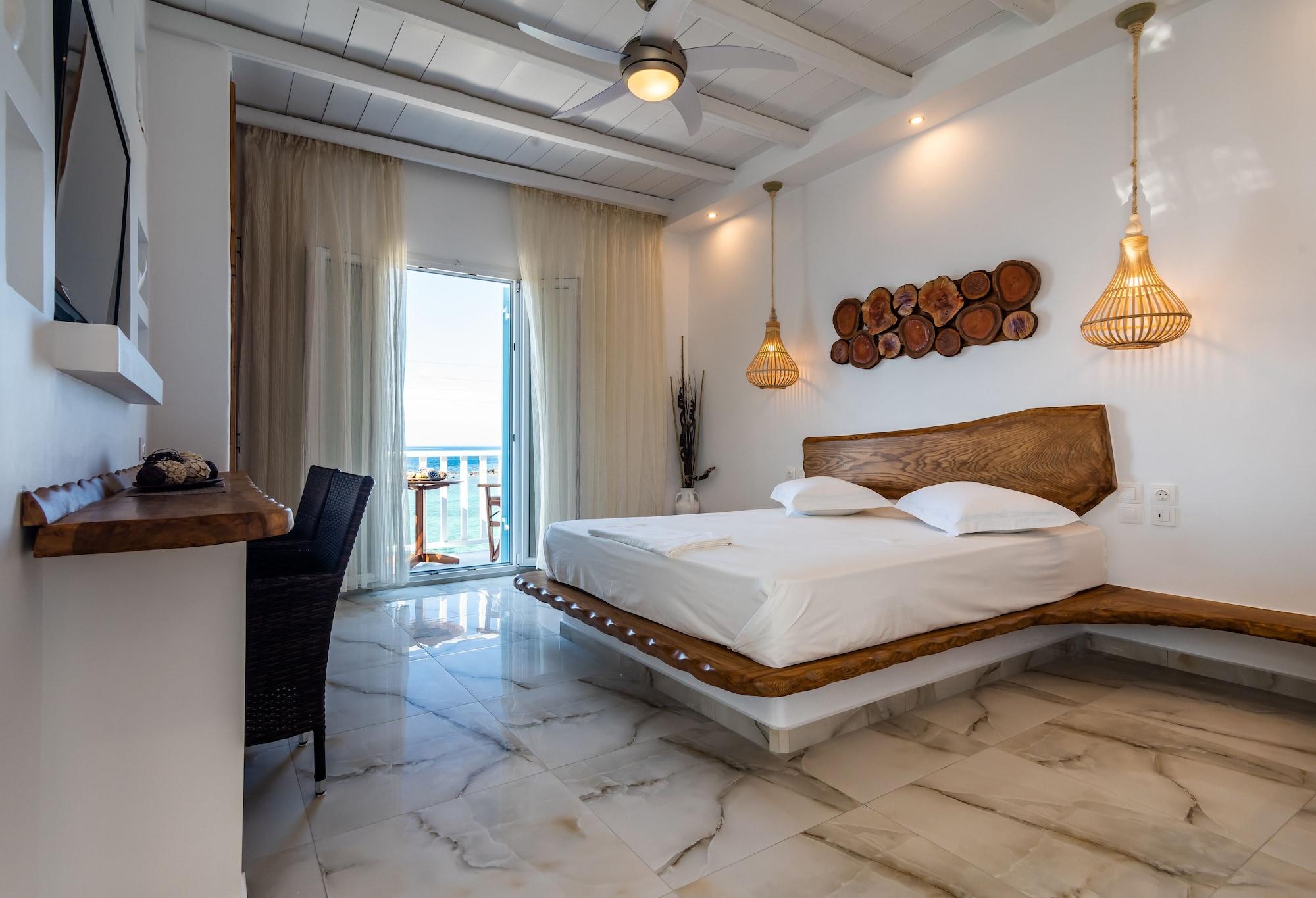 Niki Savvas Studio & Suites Полония Екстериор снимка