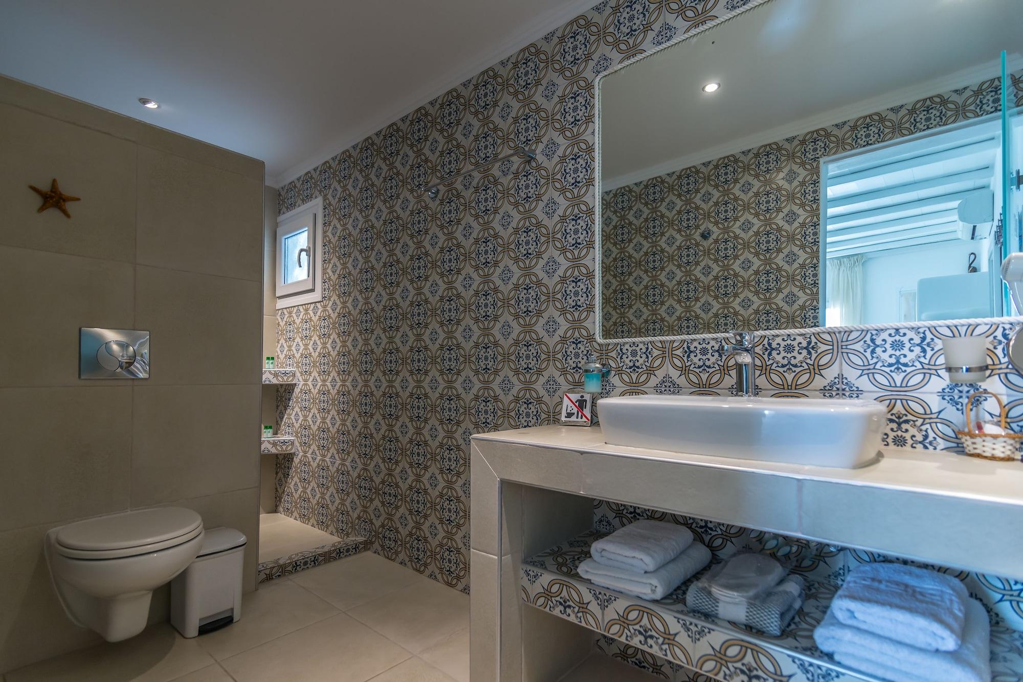 Niki Savvas Studio & Suites Полония Екстериор снимка